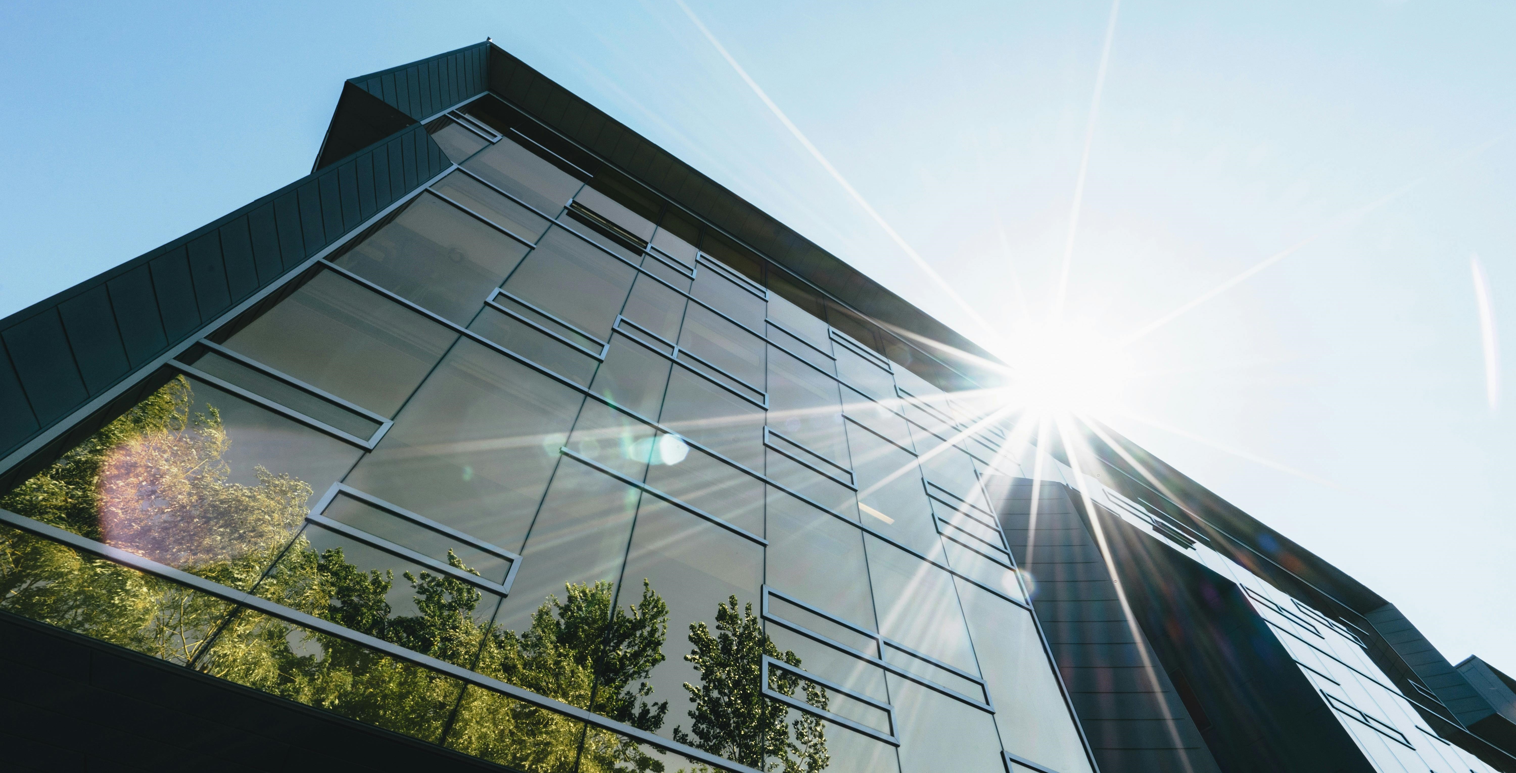 Building from glass panels and highly sustainable materials